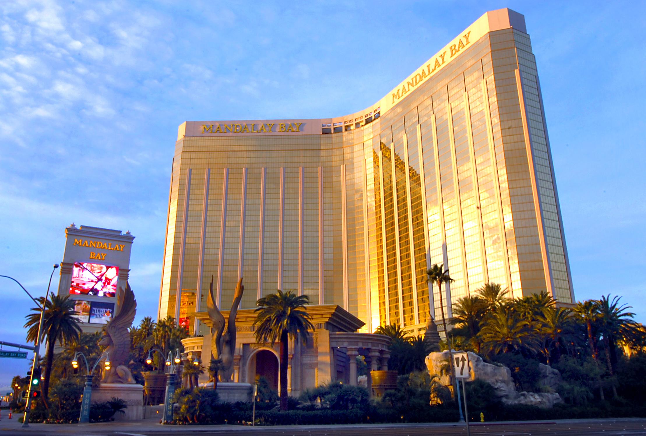 Отель и казино "Mandalay Bay"